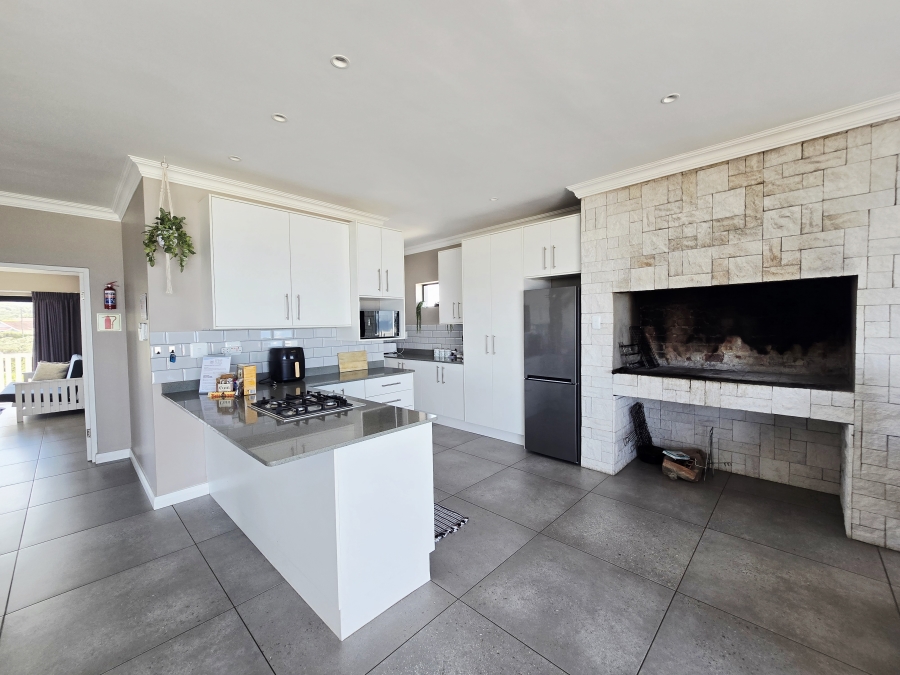 4 Bedroom Property for Sale in Kleinkrantz Western Cape